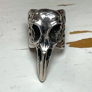 Statement Skull Ring in Silver Sz 7 with flexible band